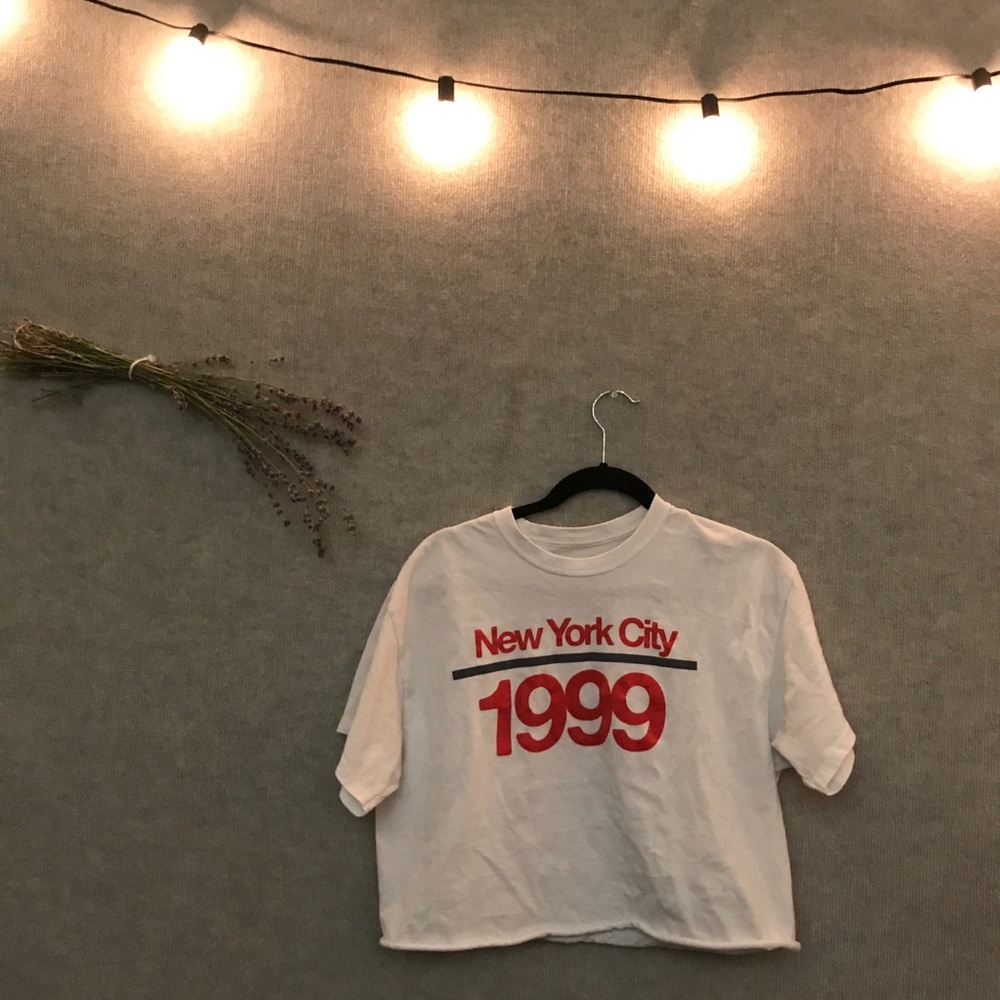 URBAN OUTFITTER TEE
